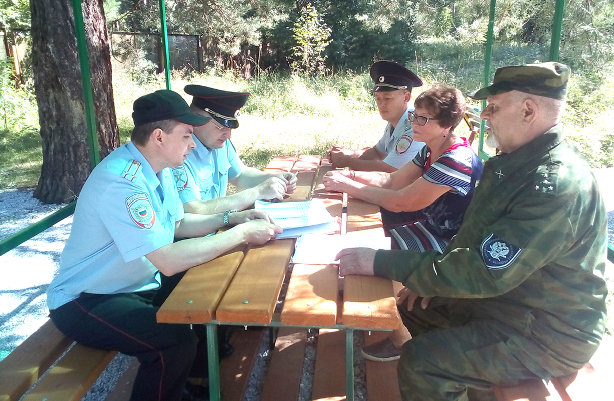 Каслинские полицейские проверили детский оздоровительный лагерь «Аракуль»