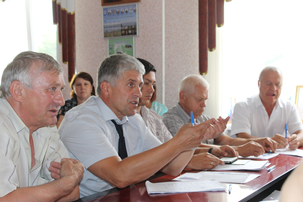 Во время встречи шло обсуждение острых проблем Вишневогорского городского поселения