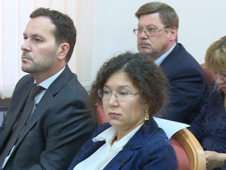 Павел Киселев (слева) на Трехсторонней комиссии