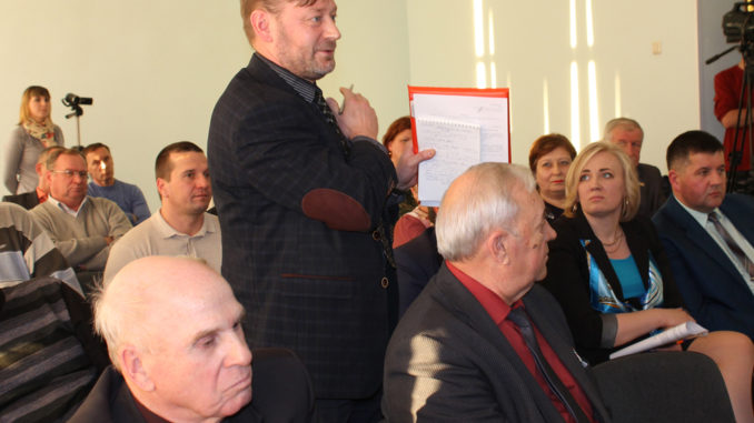 Вопросы руководителям города  Касли задает депутат Алексей Цепенников