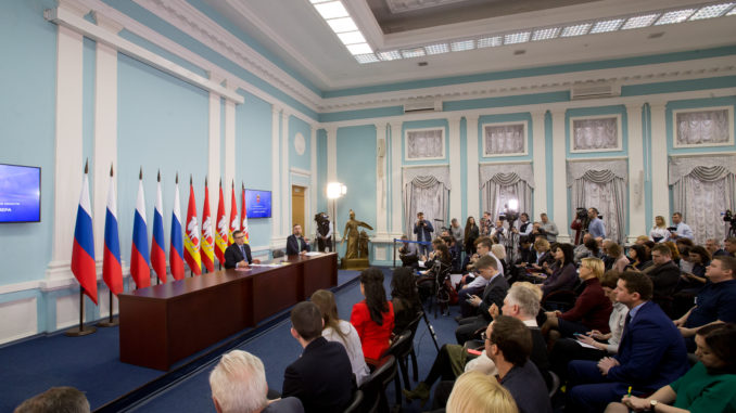 Пресс-конференция врио губернатора Челябинской области Алексея Текслера