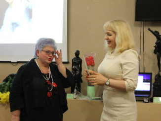 С профессиональным праздником музейных работников поздравила Татьяна Голунова