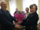 Александр Егорович Фишер благодарит Галину Степановну Силину за активную работу в Совете ветеранов