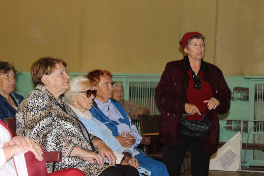 Жители села Огневского на встрече с главой района