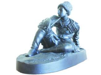 Статуэтка «Сидящий черкес», выполненная в чугуне. При создании копии скульптор имела перед собой старинную бронзовую отливку