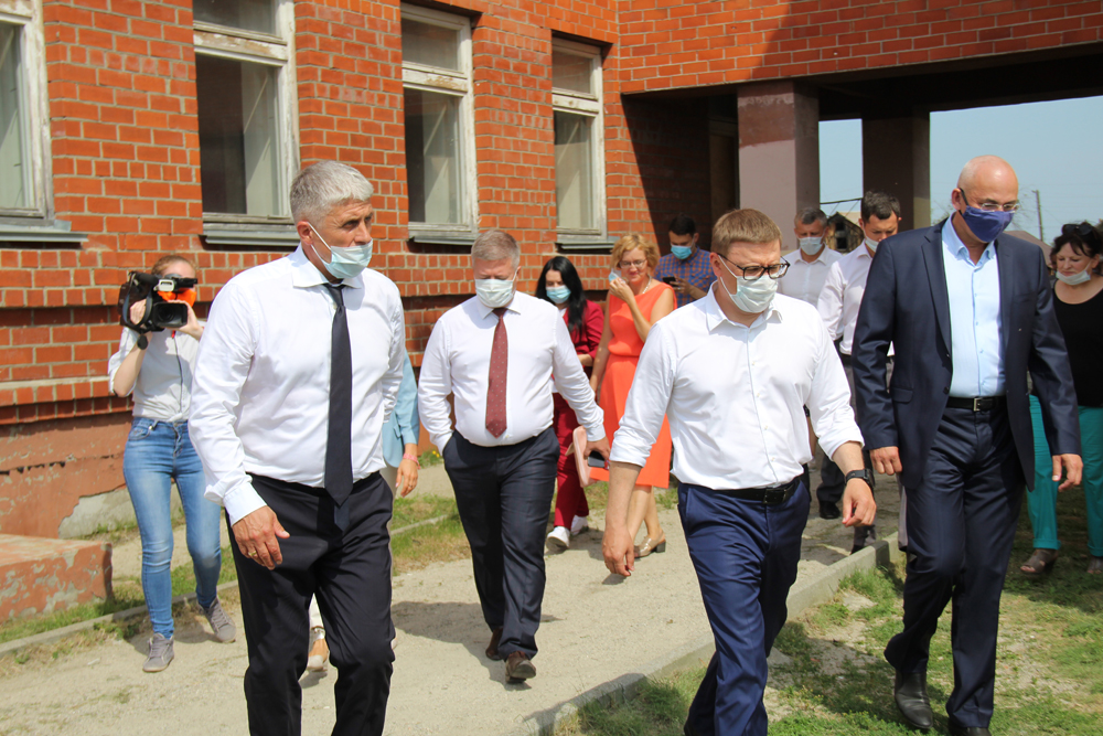 Глава региона посетил здание школы №25