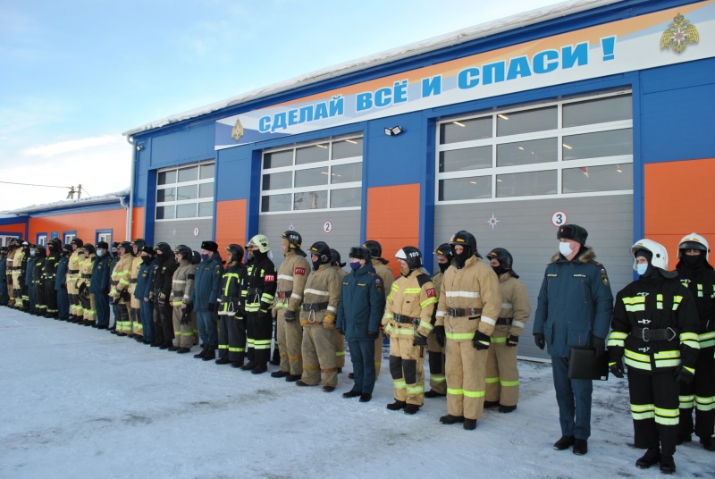 Мчс челябинск. Управление МЧС Челябинска. МЧС Нагорный Челябинская область. Спасатели МЧС России по Челябинской области. 100 Управление МЧС.